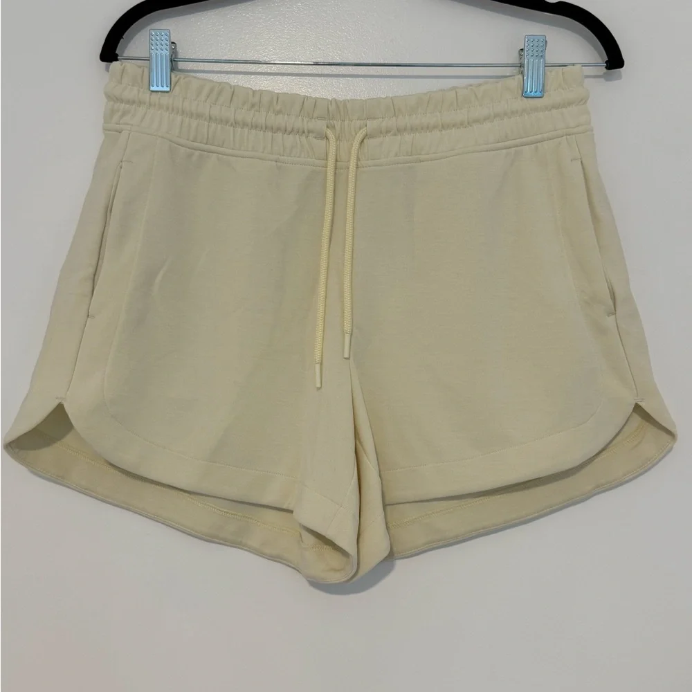 Athleta NWOT Seasoft Mid Rise Tencel Soft Cream Shorts Loungewear Comfy Cozy - Picture 3 of 10